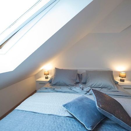 The Roof - Luxury Apartment 오미스 외부 사진