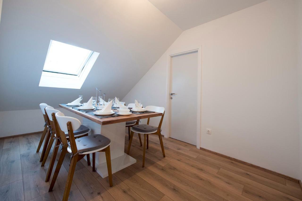 The Roof - Luxury Apartment 오미스 외부 사진