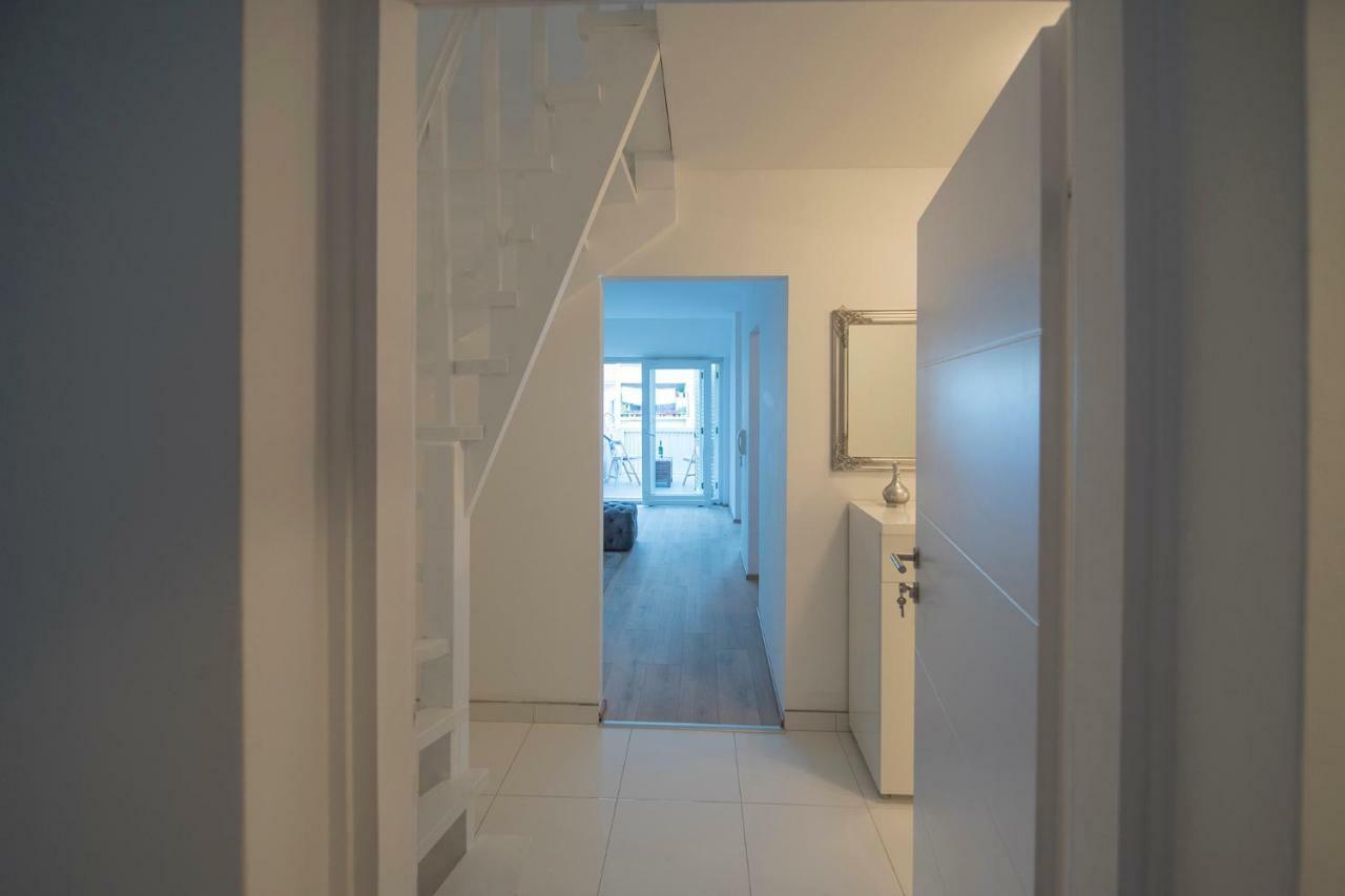 The Roof - Luxury Apartment 오미스 외부 사진