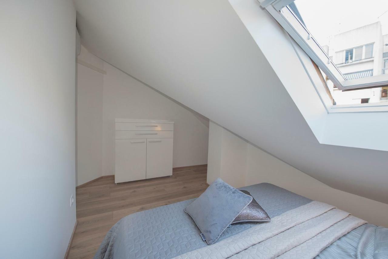 The Roof - Luxury Apartment 오미스 외부 사진