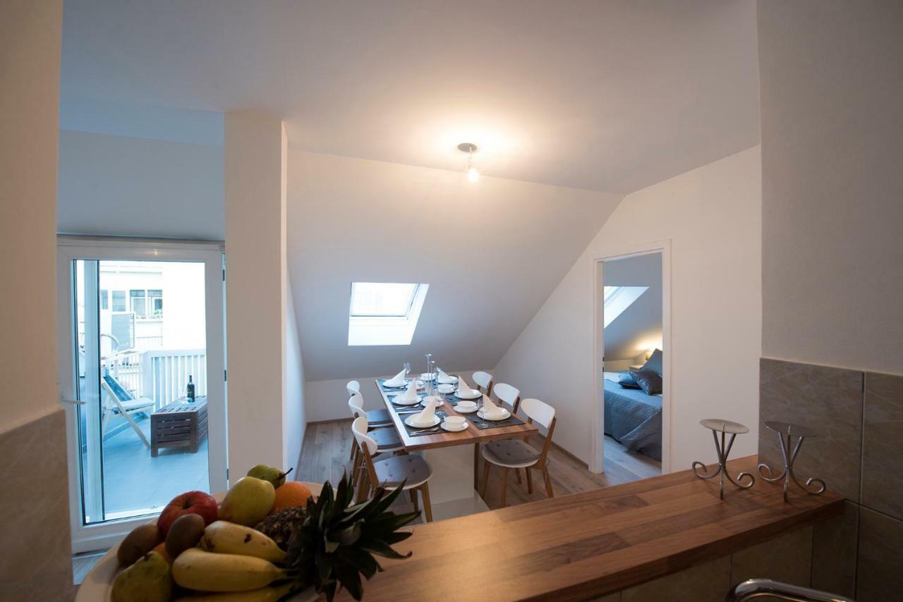The Roof - Luxury Apartment 오미스 외부 사진