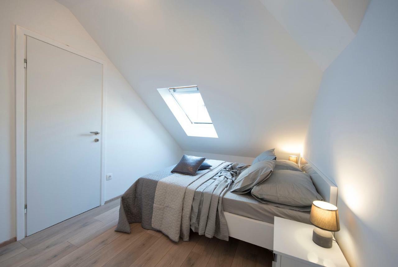 The Roof - Luxury Apartment 오미스 외부 사진